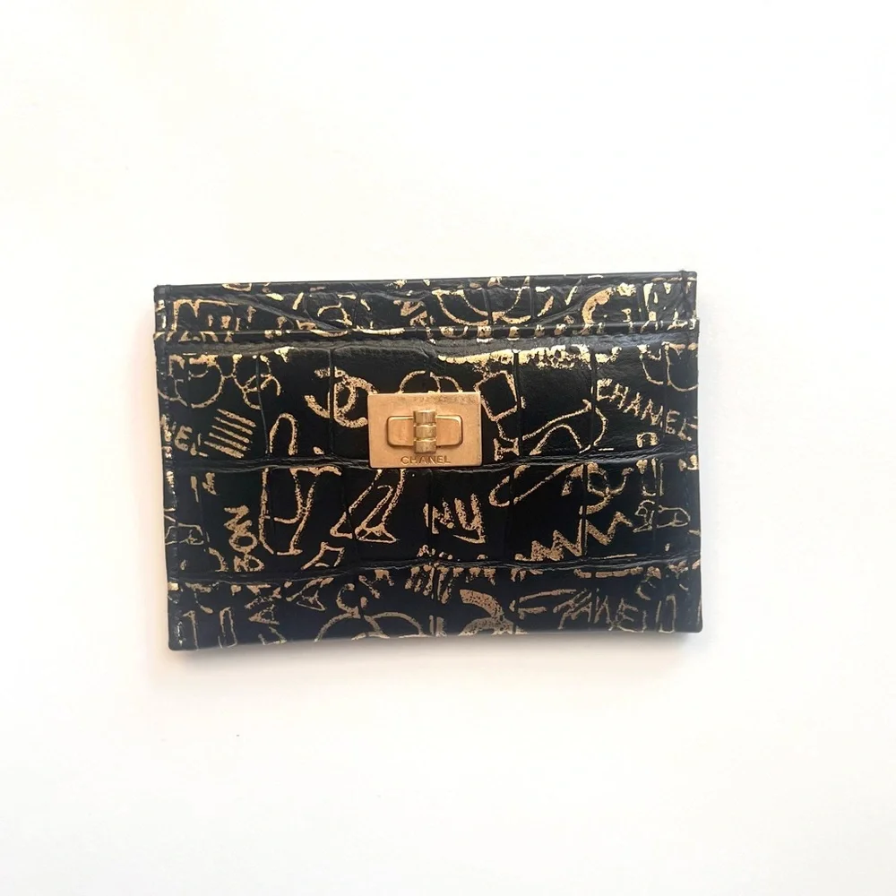 🔥CHANEL Calfskin Crocodile Embossed Graffiti 2.55 Reissue Card Holder